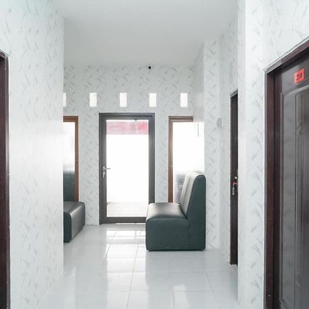 RedDoorz near Sarinah Jakarta Bagian luar foto