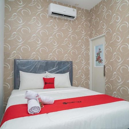 RedDoorz near Sarinah Jakarta Bagian luar foto
