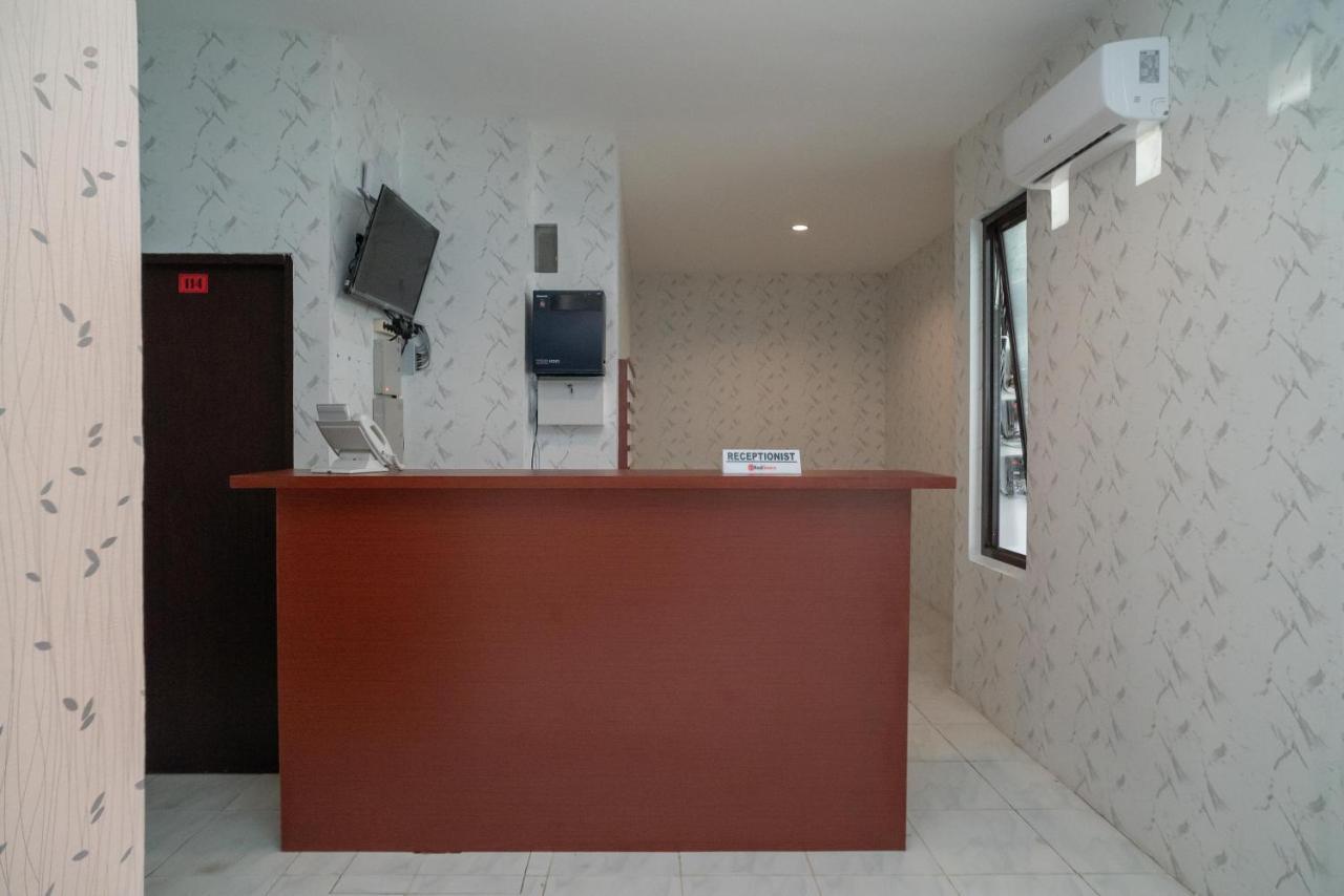 RedDoorz near Sarinah Jakarta Bagian luar foto