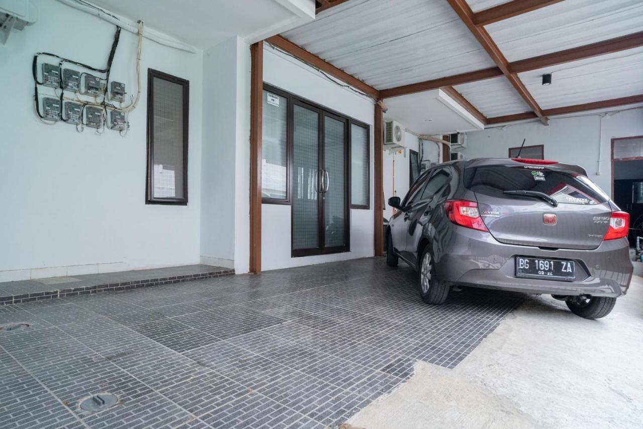 RedDoorz near Sarinah Jakarta Bagian luar foto