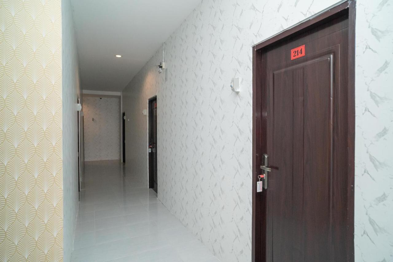 RedDoorz near Sarinah Jakarta Bagian luar foto
