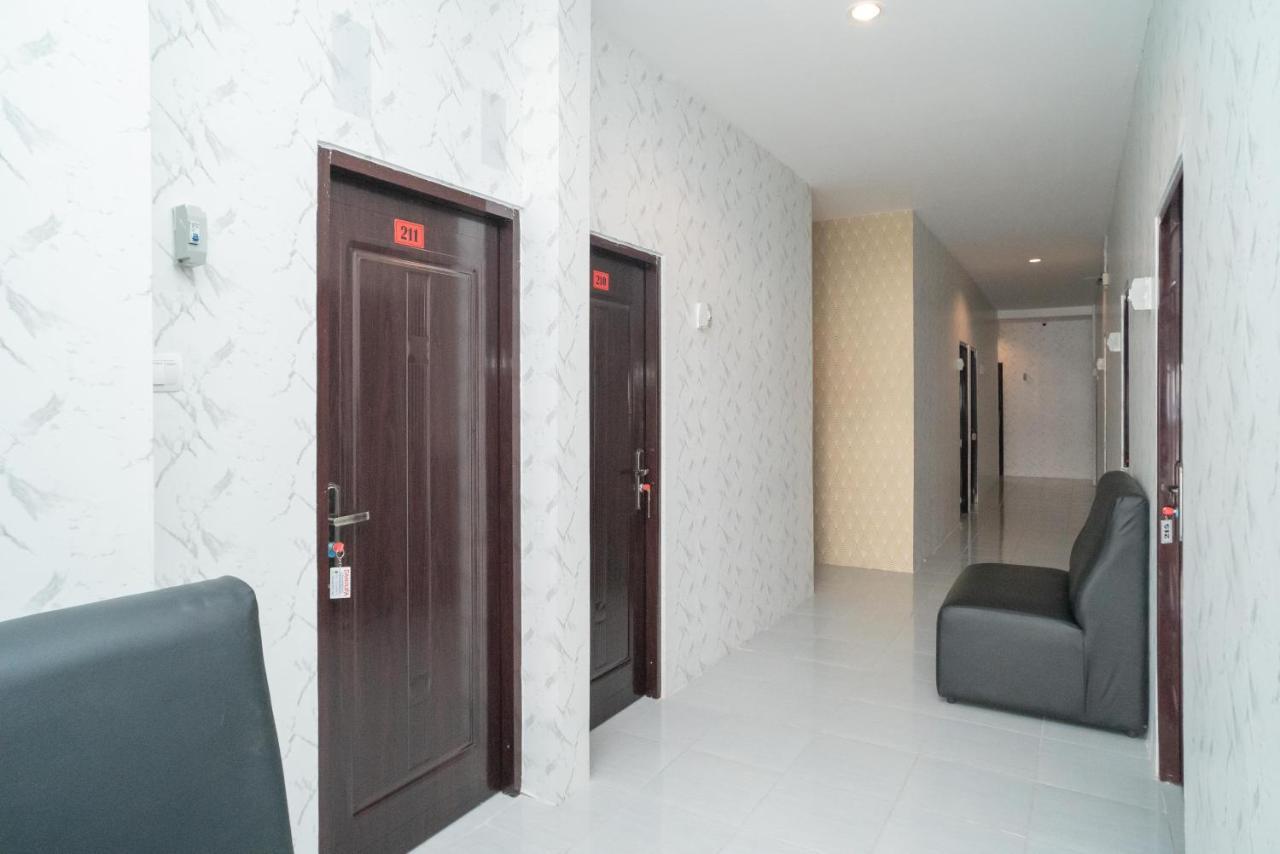 RedDoorz near Sarinah Jakarta Bagian luar foto