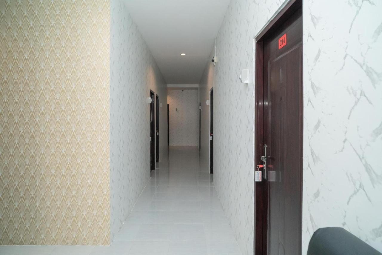 RedDoorz near Sarinah Jakarta Bagian luar foto